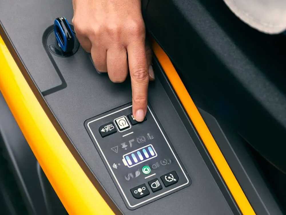 STIGA SWIFT 372E TRATTORINO !!TAGLIABORDI E SOFFIATORE IN OMAGGIO!! - immagine 3