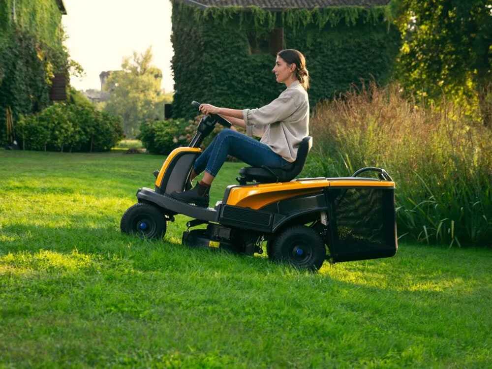 STIGA SWIFT 372E TRATTORINO !!TAGLIABORDI E SOFFIATORE IN OMAGGIO!! - immagine 4